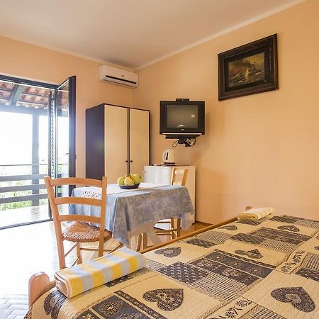 Guest House Nada 392 พูลา ภายนอก รูปภาพ