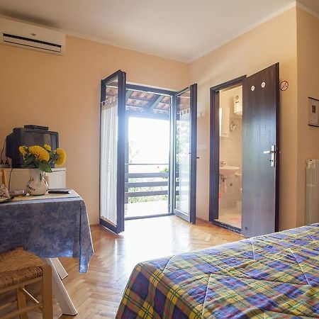 Guest House Nada 392 พูลา ภายนอก รูปภาพ