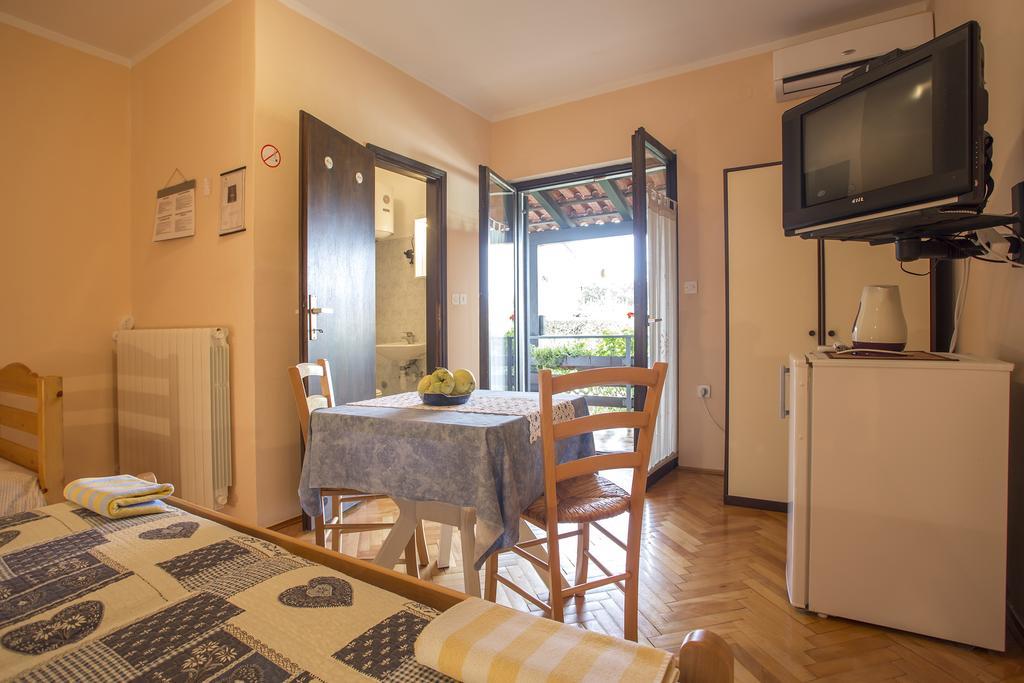 Guest House Nada 392 พูลา ภายนอก รูปภาพ