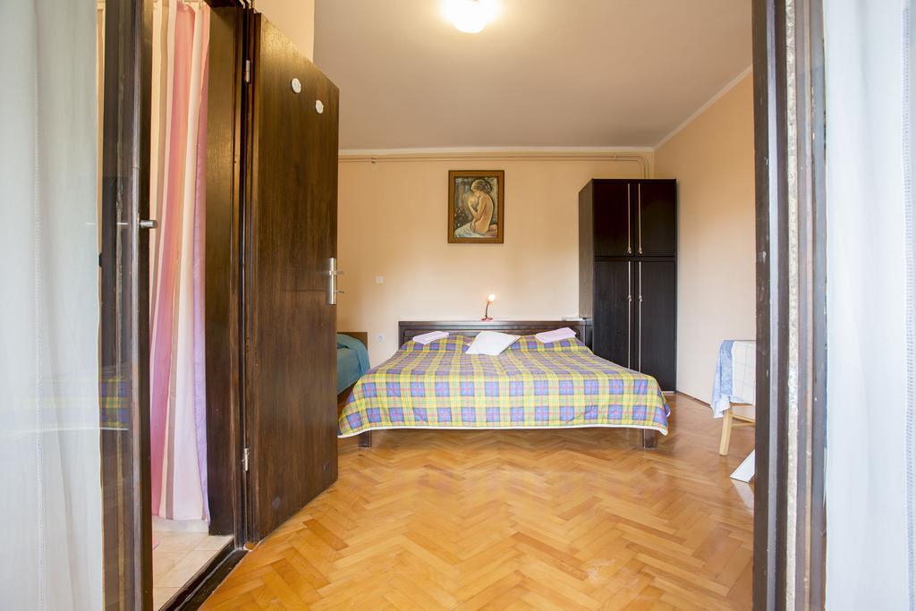 Guest House Nada 392 พูลา ภายนอก รูปภาพ